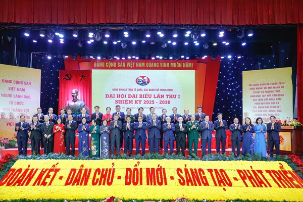Tổng Bí thư Tô Lâm dự và phát biểu chỉ đạo Đại hội đại biểu Đảng bộ MTTQ, các đoàn thể Trung ương lần thứ I, nhiệm kỳ 2025-2030